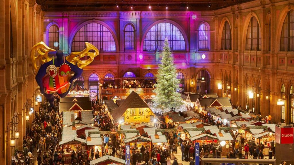 Christkindlimarkt at Zurich Main Station