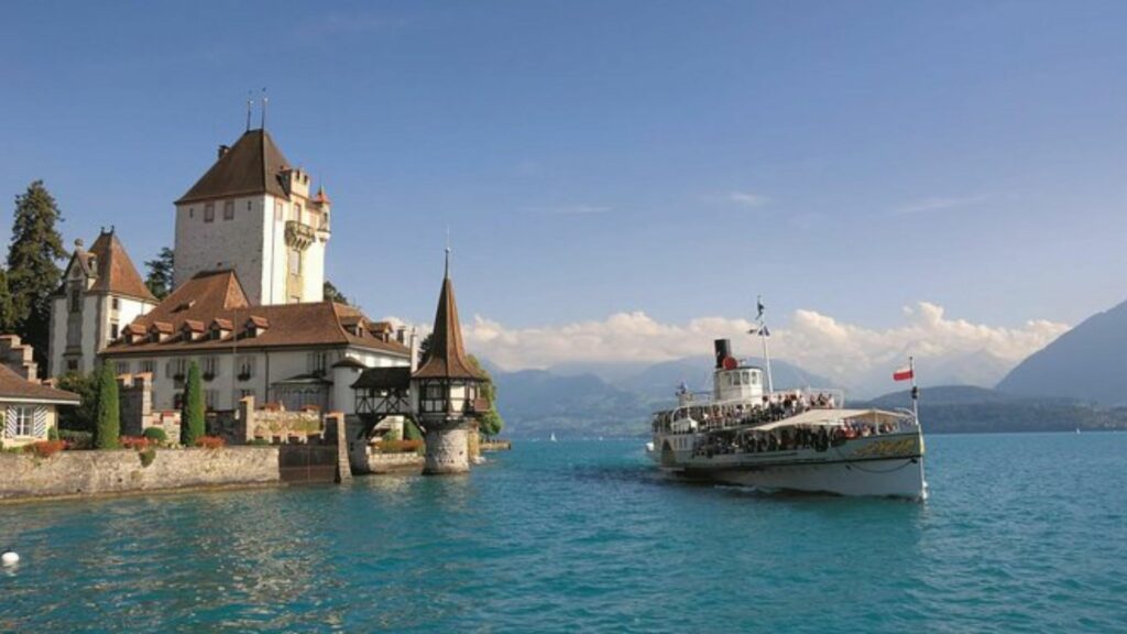 lake-cruise-in-Interlaken