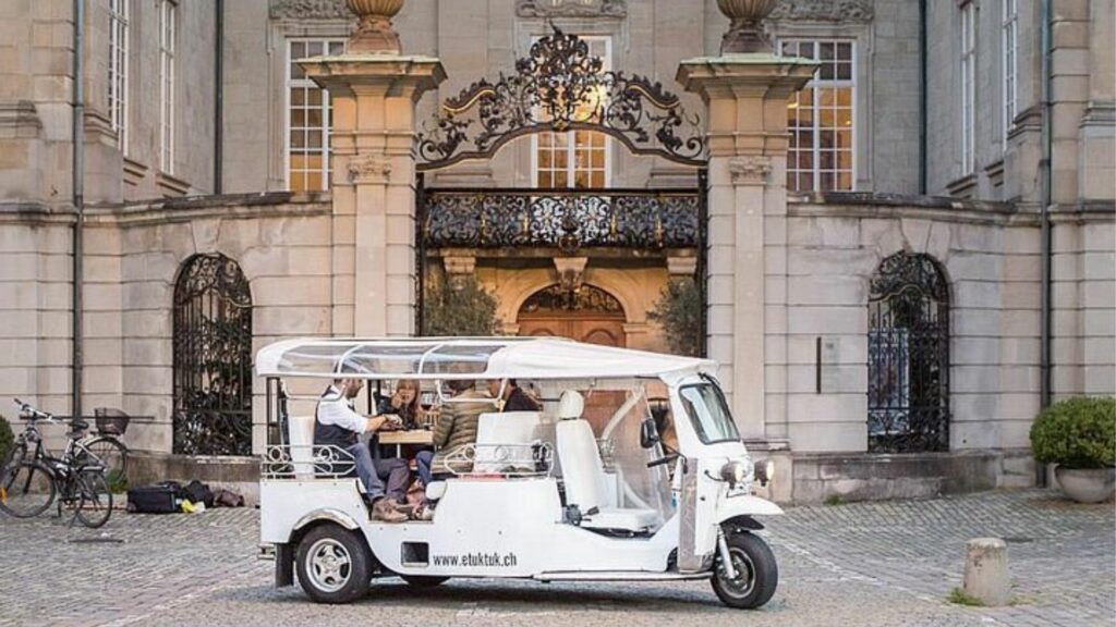 city-tour-by-etuktuk
